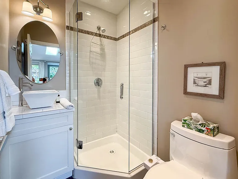 2233 Alden Ln #2233 — Photo 13