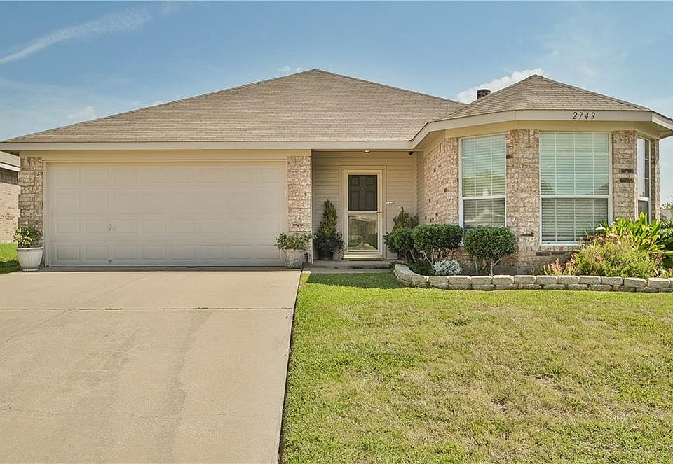 1st image of 2749 Wakecrest Dr