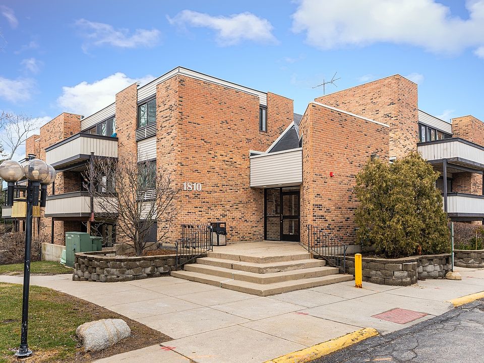1st image of 1810 Hemlock Pl Unit 207