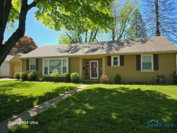 3rd image of 2431 Bucklew Dr