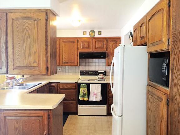 4th image of 1135 Wirtz Ave