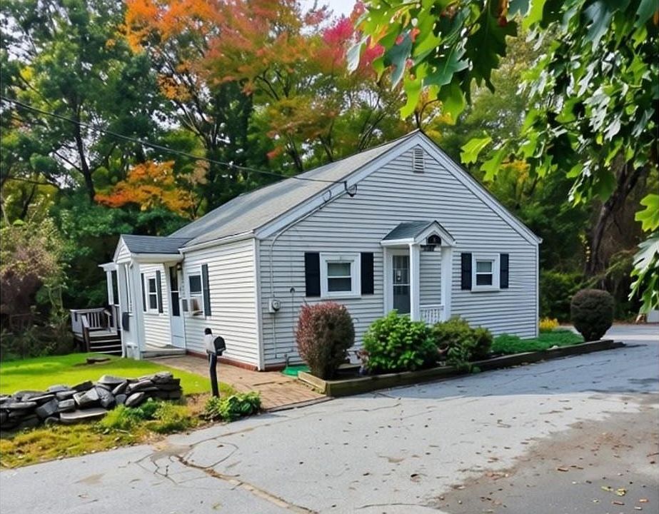 1st image of 35 Spring Ln
