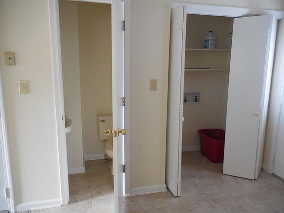 5th image of 1433 Golf Club Ln