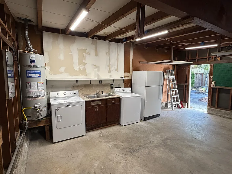 3630 Lupine Ave — Photo 11