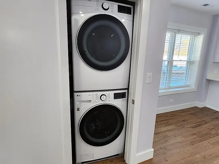 2807 W Touhy Ave #2 — Photo 8