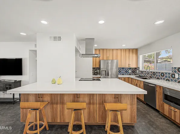 823 E Monte Cristo Avenue, Phoenix, AZ 85022