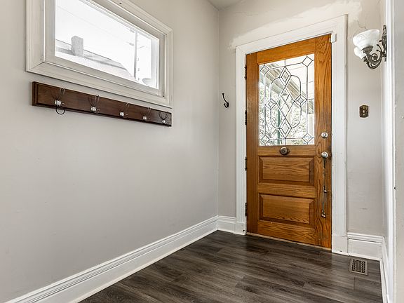4th image of 316 S College Ave