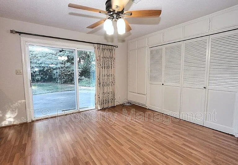 1060 Sand Bar Cir — Photo 42