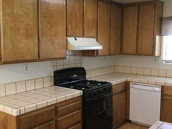2nd image of 1499 Elderwood Ave