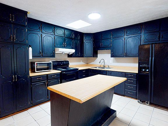 3rd image of 362 Camelot Pkwy #13295075