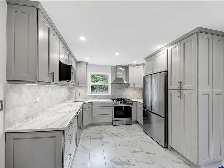 21 E Cedar St #2 — Photo 3