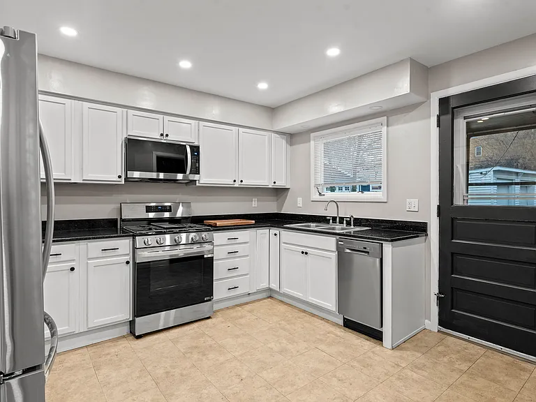2277 S Overlook Rd — Photo 18