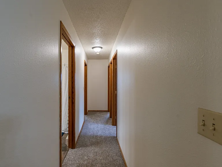 Fargo, ND Crescent Park Apartments | Hallway