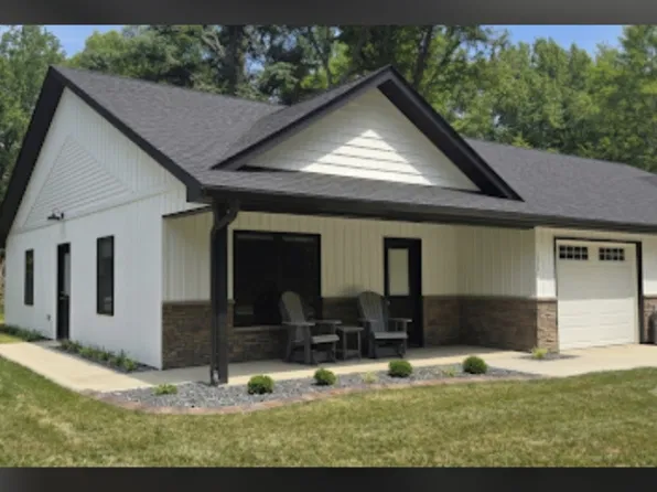 106A Miller Dr, Loogootee, IN