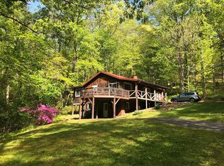 2 Lockhart Ln, Swannanoa, NC 28778