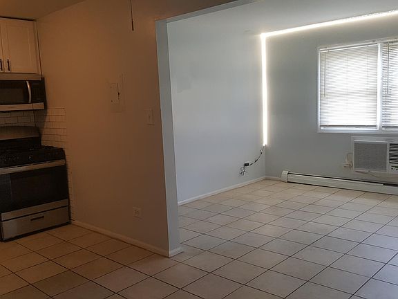 3rd image of 5636 Saint James Ct APT 1E