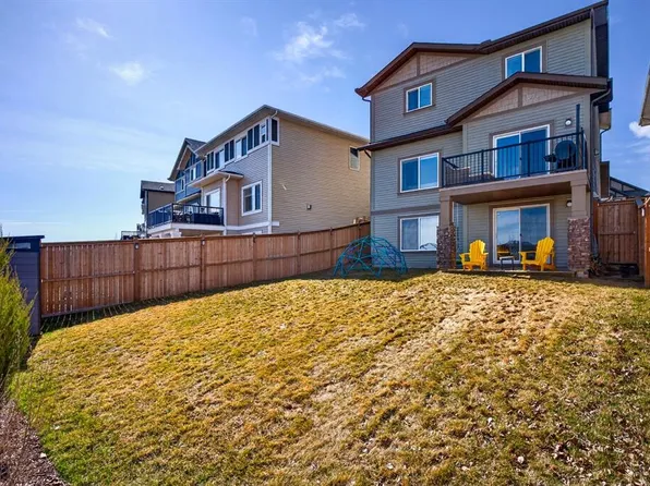 299 NE Hillcrest Hts SW, Airdrie, AB T4B 3Z2