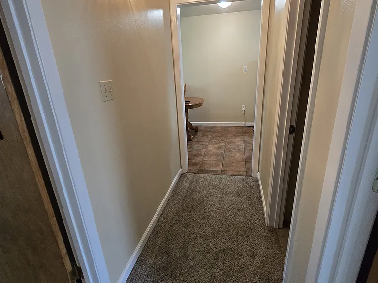 Hallway to bedrooms