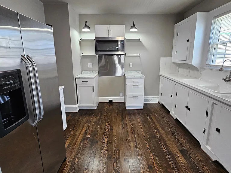 2321 Celia Ave — Photo 9