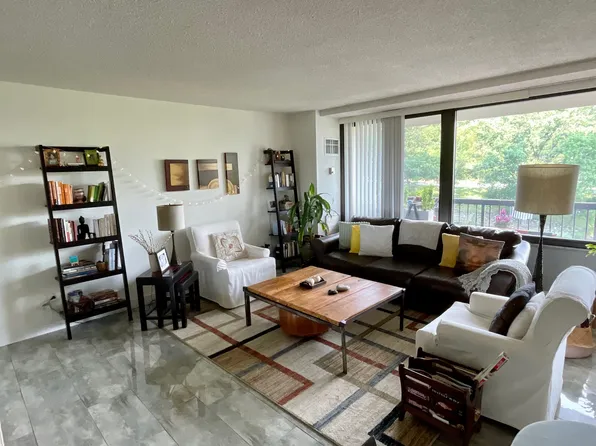 5500 Holmes Run Pkwy APT 217, Alexandria, VA 22304