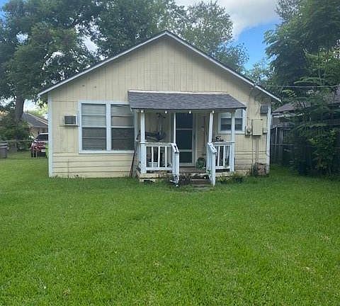 3rd image of 1611 6th St