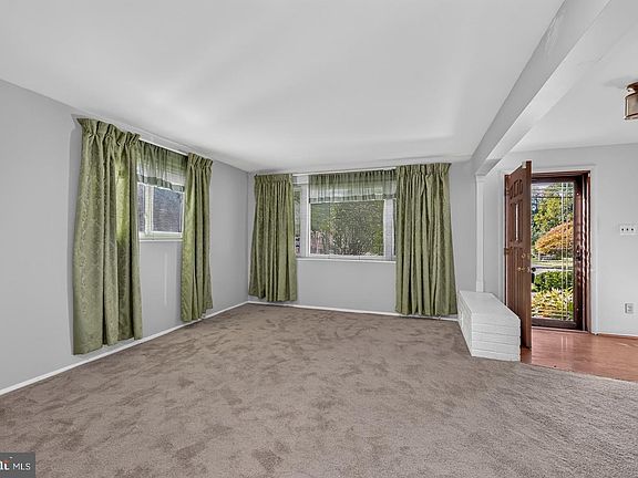 3rd image of 4107 Tulare Dr