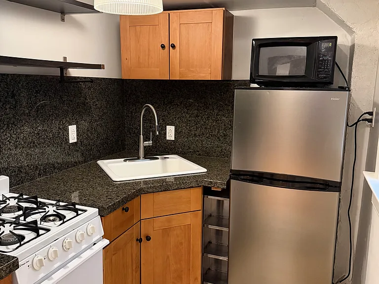 1732 A Grant Ave #A — Photo 2