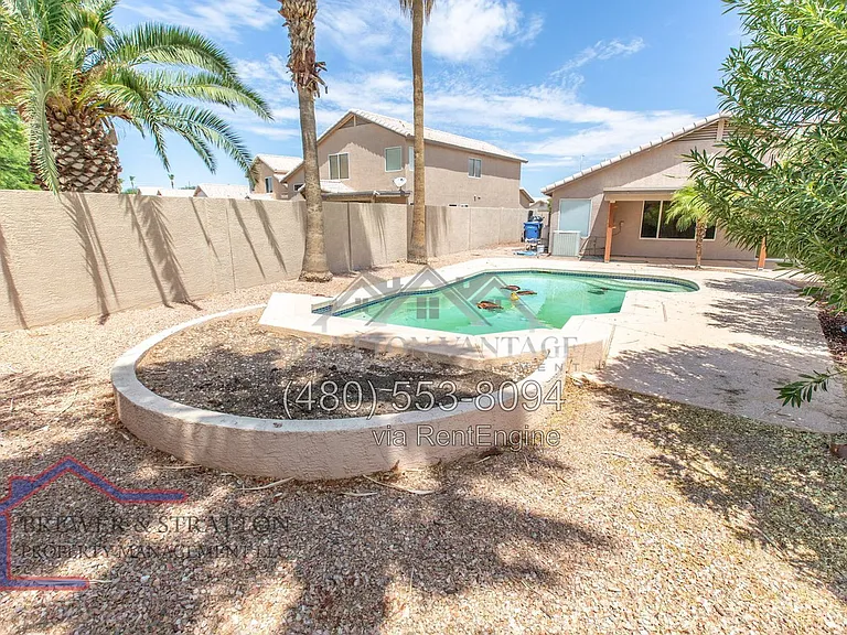 689 W Constitution Dr — Photo 47