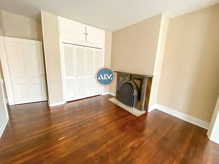 208 E Taylor St — Photo 33