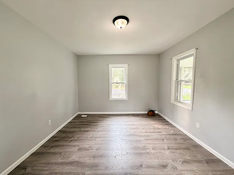 403 Mantua Blvd — Photo 10