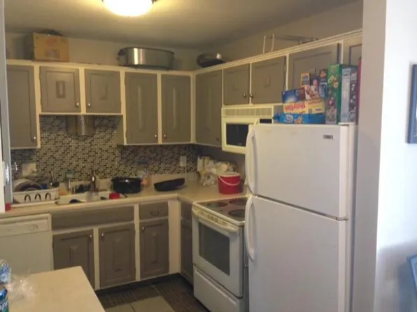 8551 N Servite Dr Unit 218, Milwaukee, WI 53223