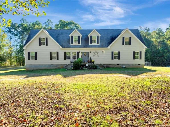 848 Paulette Ln, Blackstone, VA 23824