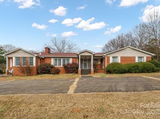 216 Country Club Rd, Shelby, NC 28150