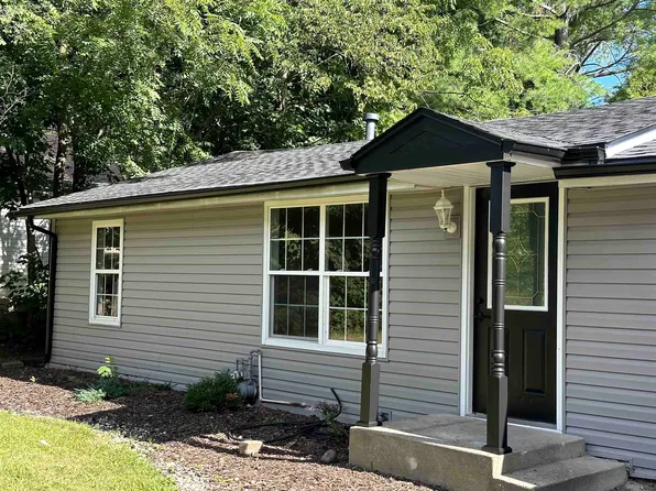 147 Winona Dr, Machesney Park, IL 61115