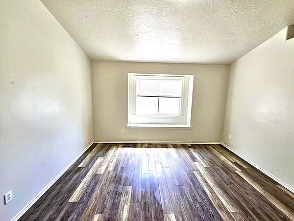 3rd image of 31 W Indian Rocks St