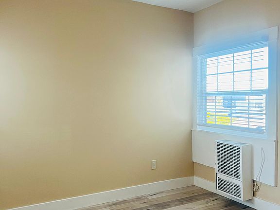 4th image of 14 Westminster Ave APT 34