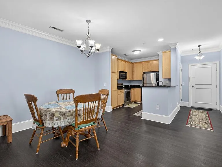 401 Finsbury St #102 — Photo 3