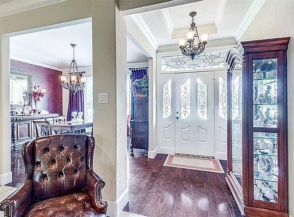 4th image of 15612 Plum Ln
