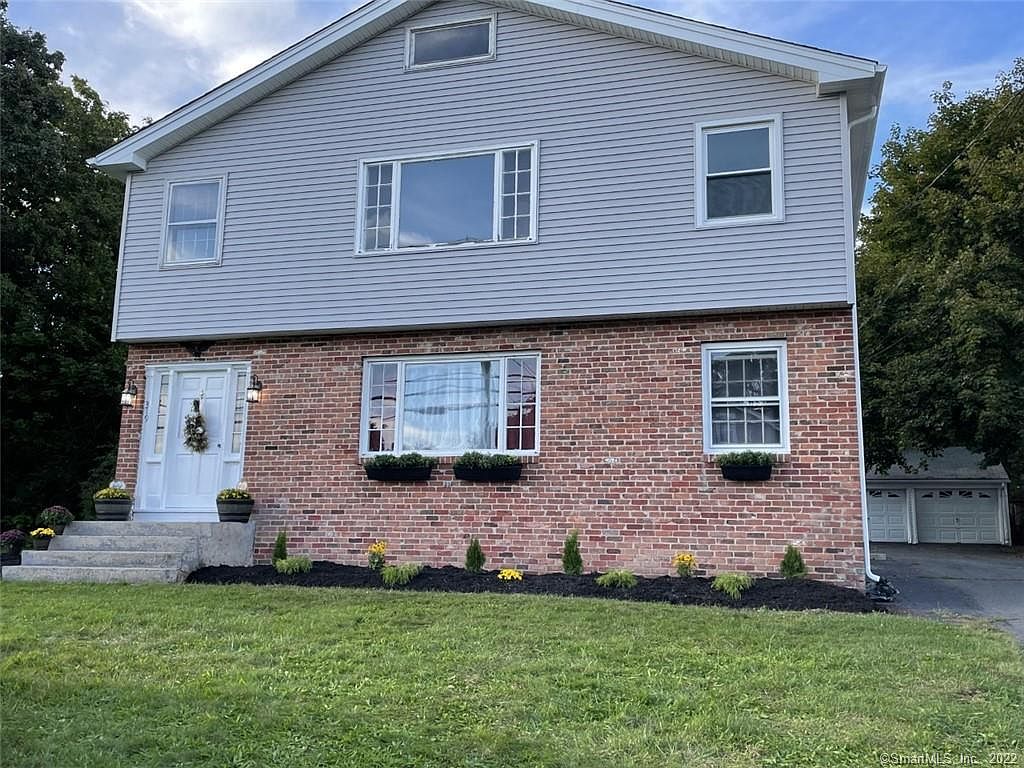 319 W Center St, Southington, CT 06489 Zillow