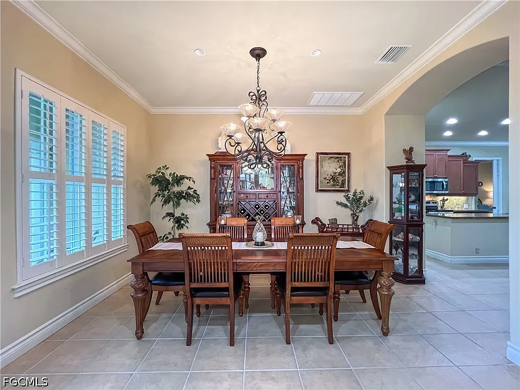 3 bed, 2.0 bath, 2105 sqft, $2,950 — Photo 4