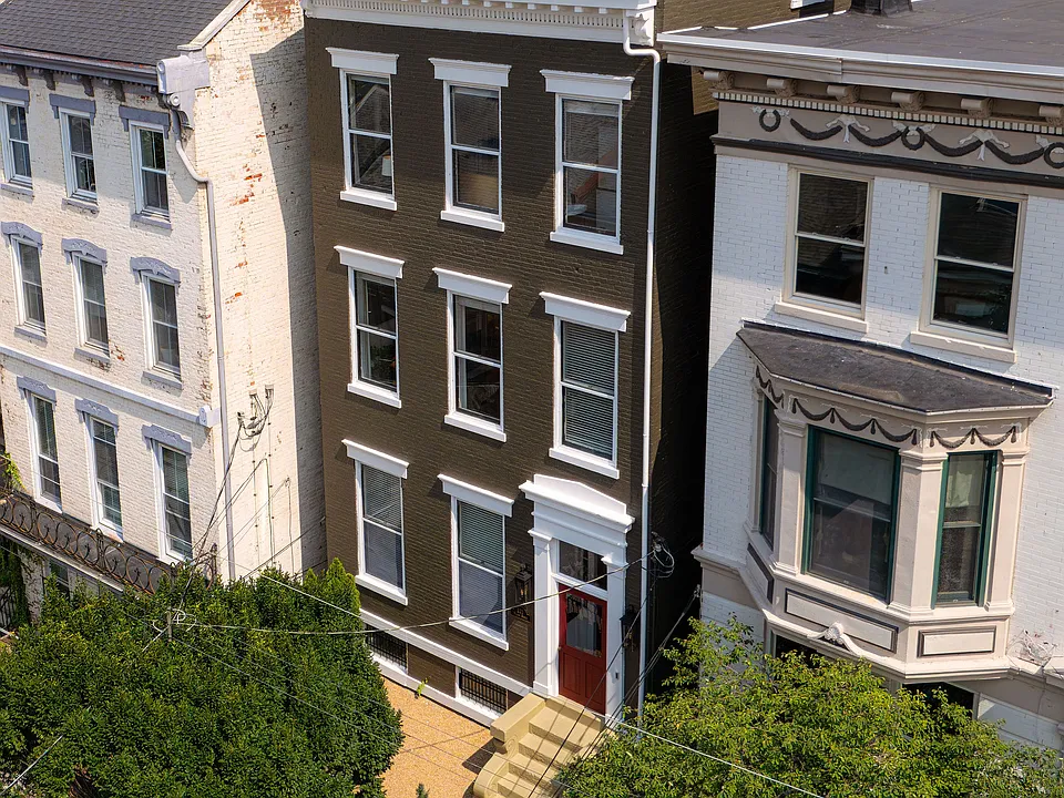 332 Milton St #2
