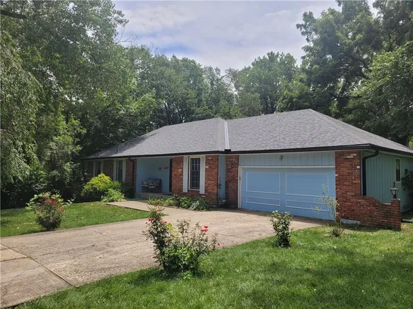 4809 E 138th St, Grandview, MO 64030