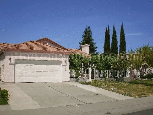 7762 18th St photo 1