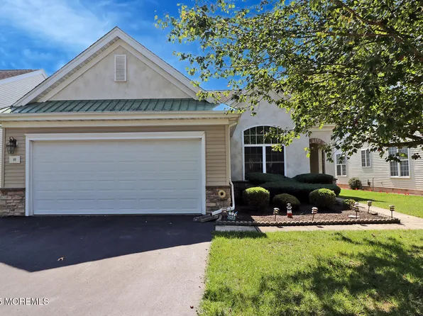 10 Vineyard Way, Barnegat, NJ 08005