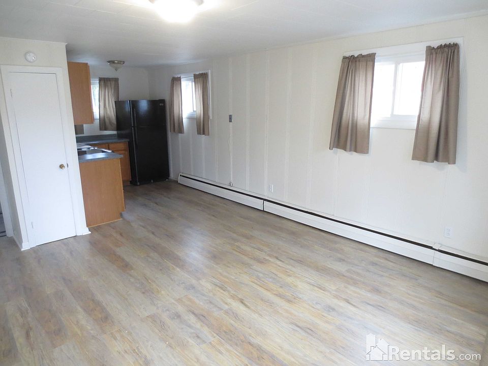 95 Chamberlain St Brewer ME Zillow