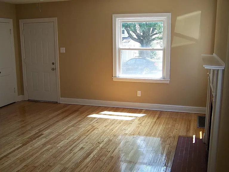 617 Shropshire Ave — Photo 3