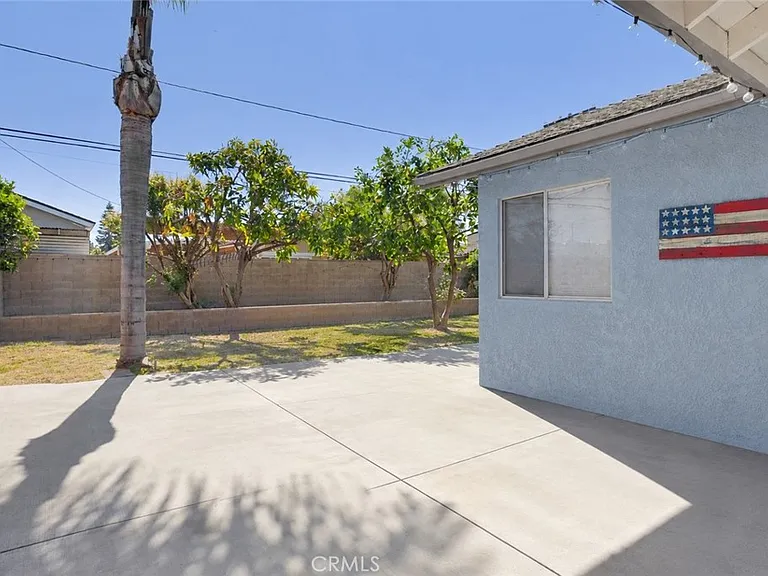 310 S Beachy Pl — Photo 12