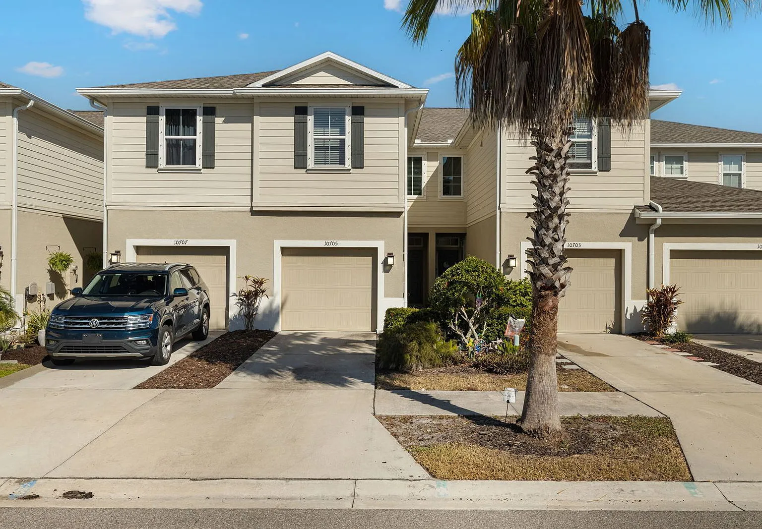 3 bed, 2.5 bath, 1536 sqft, $2,100 — Photo 1