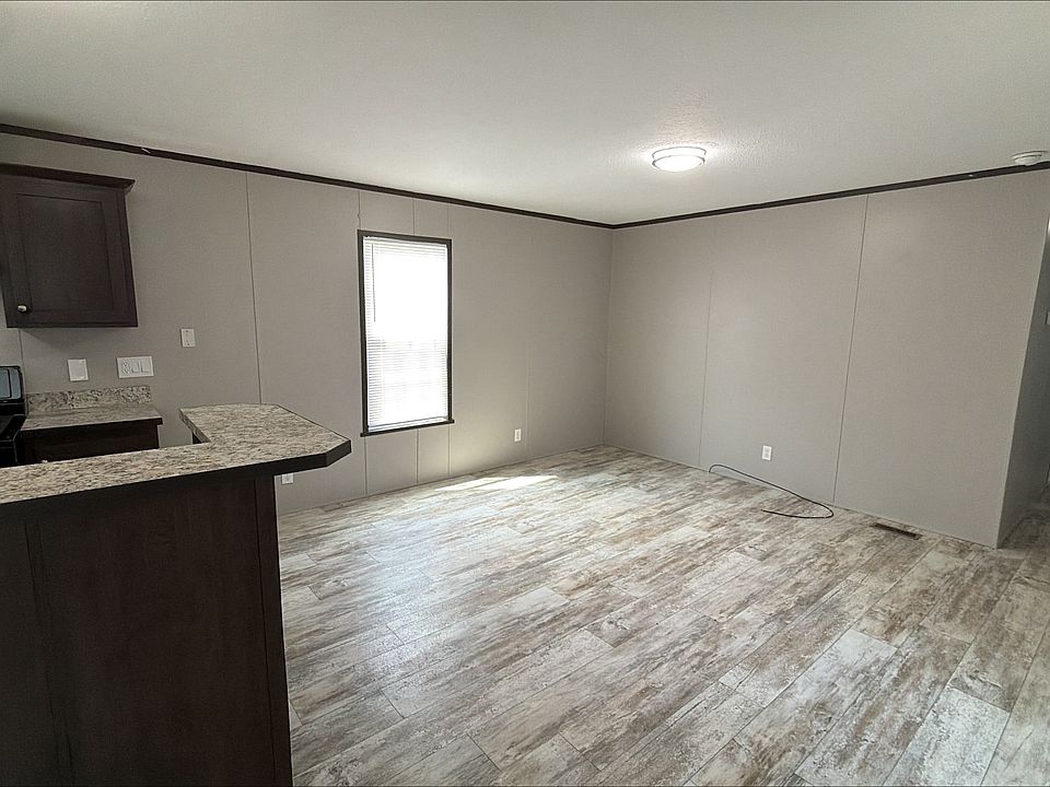 1st image of 5913 W Maple #158