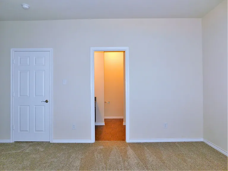 5404 Dolores Pl — Photo 13